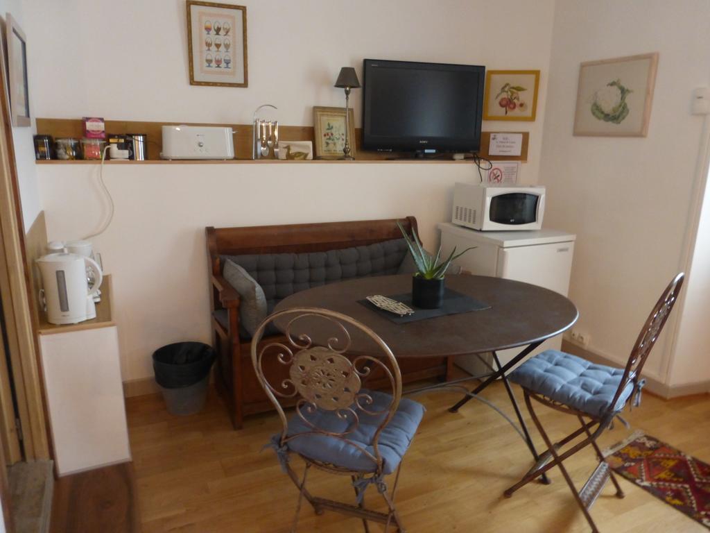 Chambre D'Hotes Le Tilleul De Canac Rodez Exterior photo